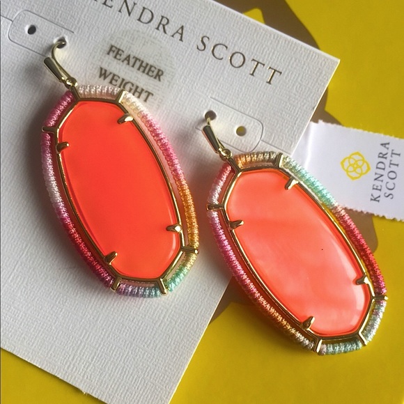 Kendra Scott Gold Threaded Elle Earrings - Picture 2 of 16